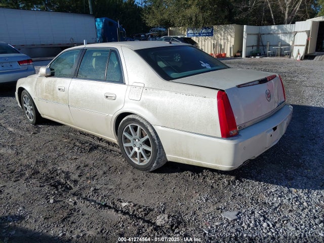 2007 CADILLAC DTS 1G6KD57947U221850 Photo 2