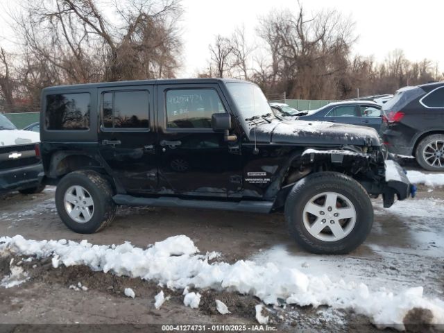 1C4BJWDG3HL574019 Jeep Wrangler Unlimited Sport 4x4