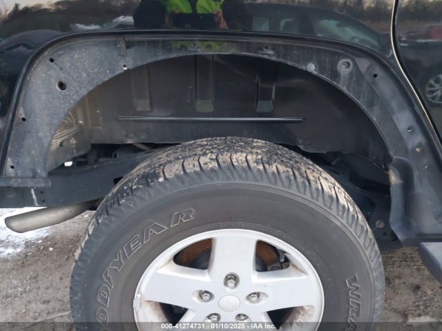 1C4BJWDG3HL574019 Jeep Wrangler Unlimited Sport 4x4