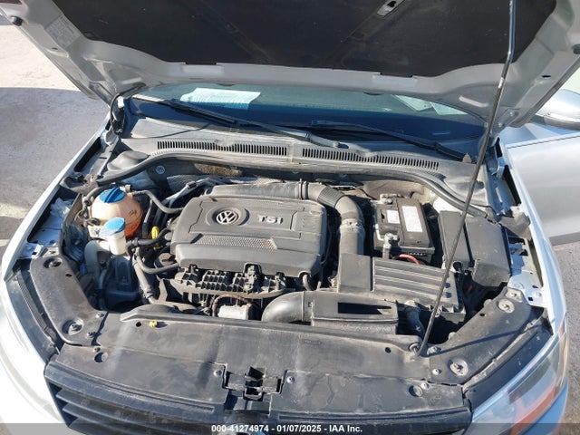 3VWD17AJ1EM270967 Volkswagen Jetta