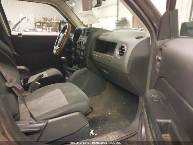 1C4NJRBBXGD518576 Jeep Patriot Sport