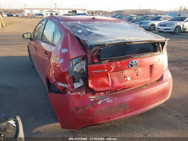 Toyota Prius Two 2015 JTDKN3DU0F1930931 Image 3