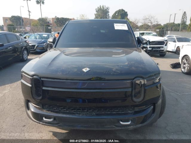 7PDSGABA4PN028793 Rivian R1s Adventure