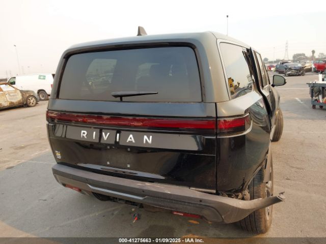 7PDSGABA4PN028793 Rivian R1s Adventure