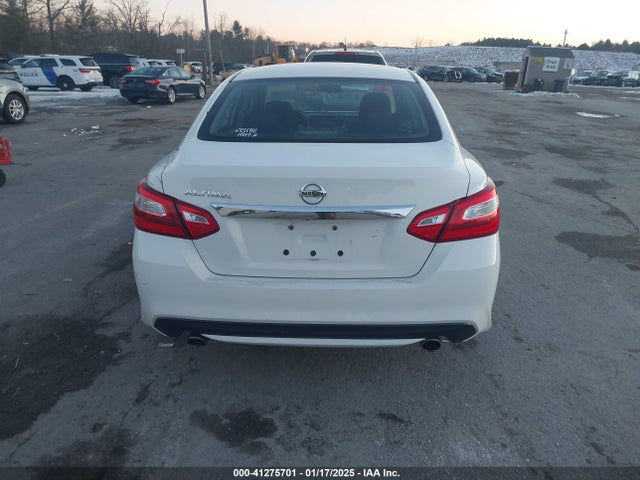 1N4AL3AP8HN363028 Nissan Altima 2.5 S