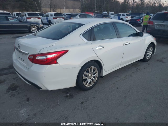 1N4AL3AP8HN363028 Nissan Altima 2.5 S