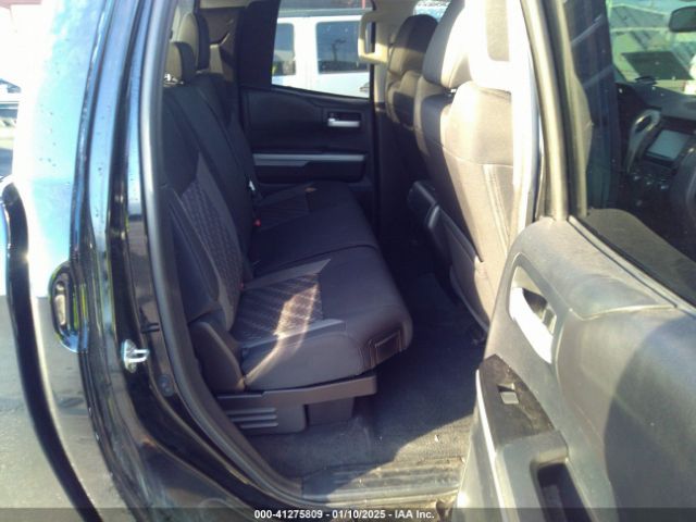 5TFUW5F19JX754195 Toyota Tundra Sr5 5.7l V8