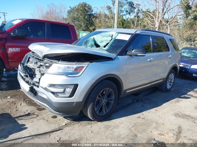 Ford EXPLORER XLT 2017 1FM5K7DH1HGC89087 Image 2