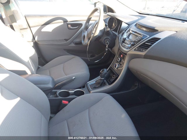 KMHDH4AE6GU512758 Hyundai ELANTRA SE
