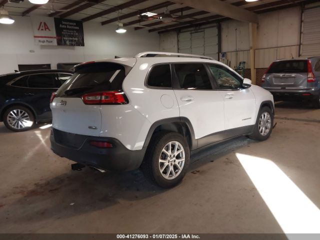 1C4PJLCS7HW549570 Jeep Cherokee Latitude Fwd