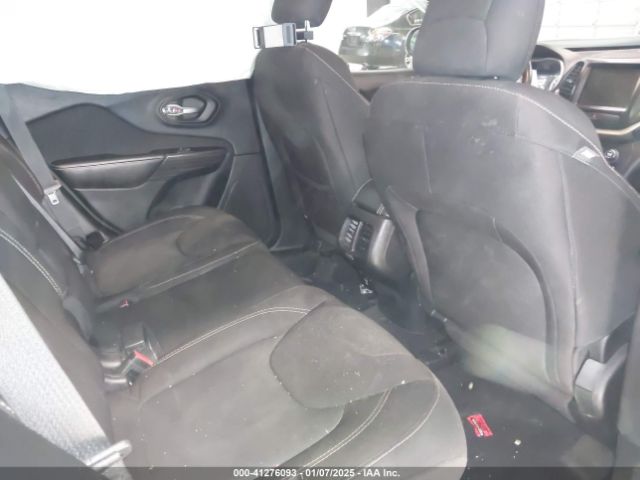 1C4PJLCS7HW549570 Jeep Cherokee Latitude Fwd