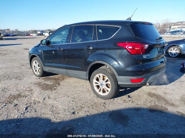 Ford ESCAPE SE 2019 1FMCU9GD0KUC54569 Image 3