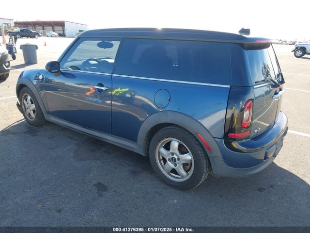 2009 MINI COOPER CLUBMAN WMWML33579TX35875 Photo 2
