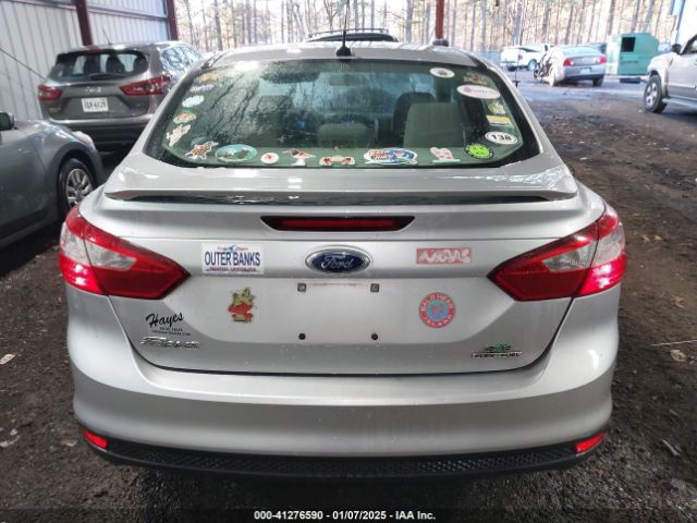 1FADP3F22EL369252 Ford FOCUS SE