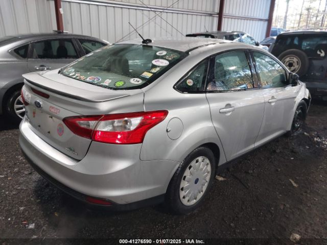 1FADP3F22EL369252 Ford FOCUS SE