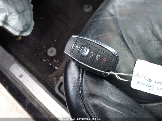 5LMCJ2D93HUL44482 Lincoln MKC SELECT