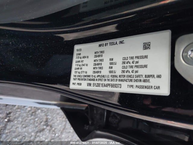 2023 TESLA MODEL 3 5YJ3E1EA4PF669373 Photo 8