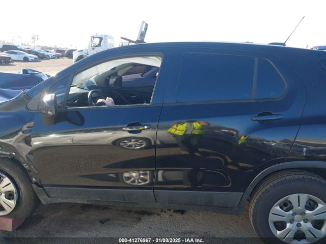 3GNCJKSB3HL281429 Chevrolet TRAX LS