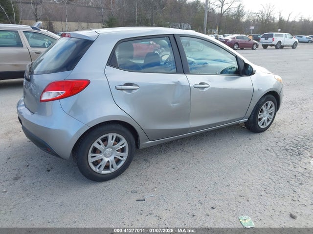 JM1DE1KZ5E0182726 Mazda Mazda2 Sport