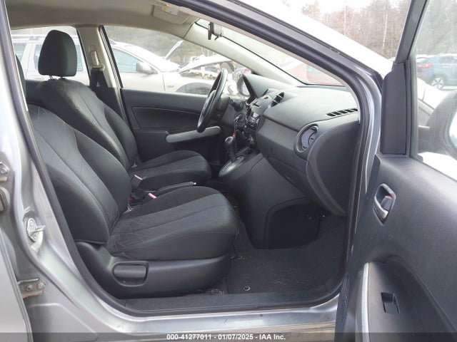 JM1DE1KZ5E0182726 Mazda Mazda2 Sport