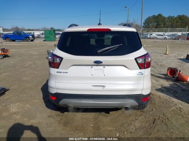 1FMCU9GD5JUA80237 Ford ESCAPE SE