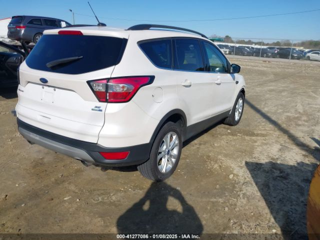 1FMCU9GD5JUA80237 Ford ESCAPE SE