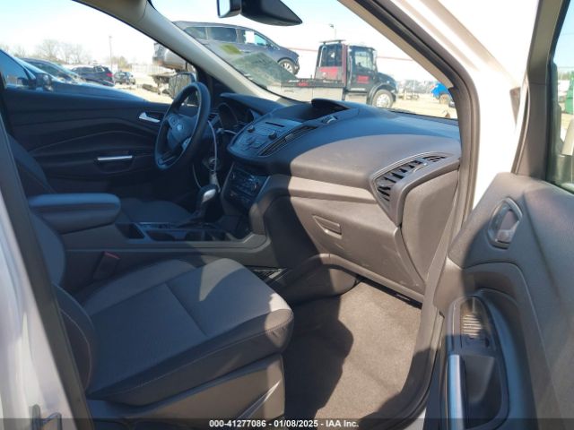 1FMCU9GD5JUA80237 Ford ESCAPE SE