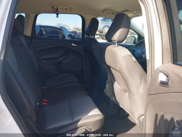 1FMCU9GD5JUA80237 Ford ESCAPE SE