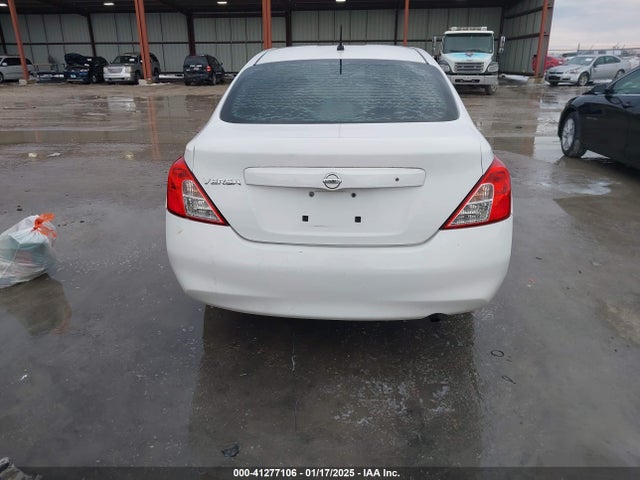 Nissan Versa 1.6 S 2015 3N1CN7AP6FL887668 Image 16