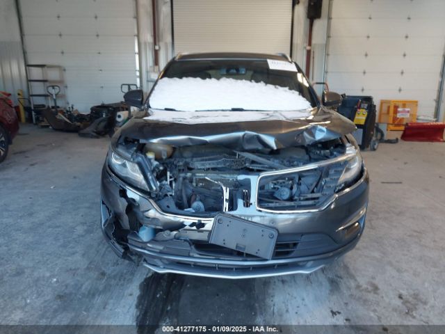 5LMCJ3D90HUL27256 Lincoln Mkc Reserve