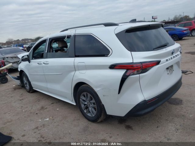 5TDYRKEC5NS086739 Toyota SIENNA XLE