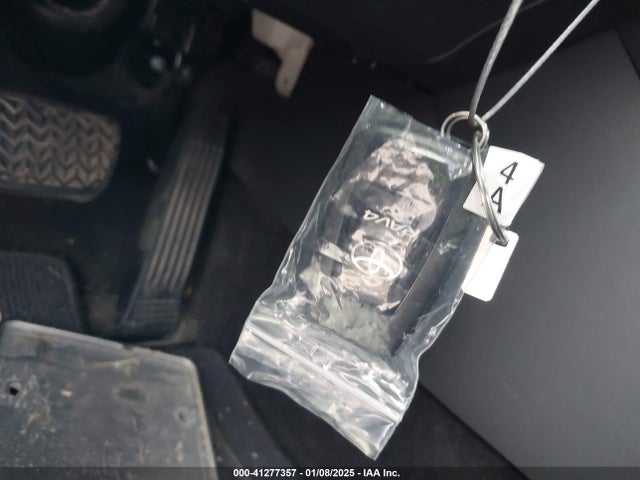 JTMW1RFV4LJ018577 Toyota Rav4 Xle