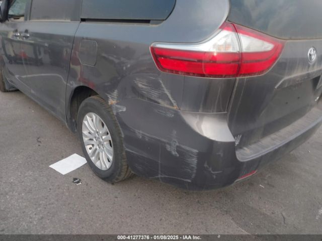 5TDYZ3DC5HS865344 Toyota Sienna Xle 8 Passenger