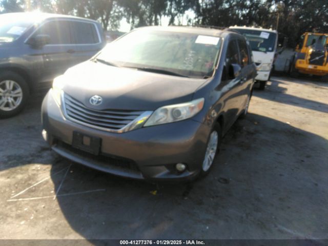 5TDYZ3DC5HS865344 Toyota Sienna Xle 8 Passenger
