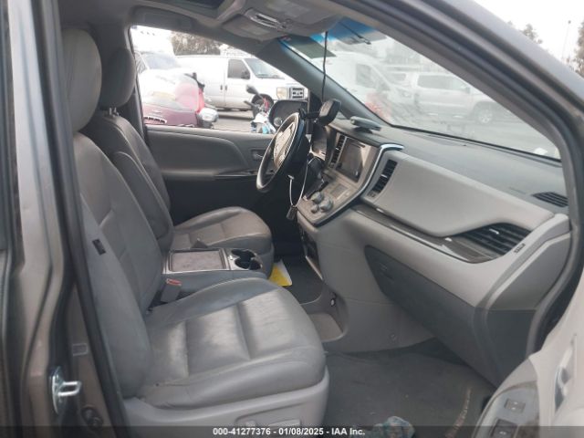 5TDYZ3DC5HS865344 Toyota Sienna Xle 8 Passenger
