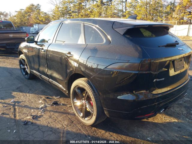 2018 JAGUAR F-PACE SADCM2FV0JA284617 Photo 2