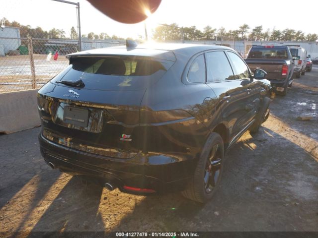 2018 JAGUAR F-PACE SADCM2FV0JA284617 Photo 3