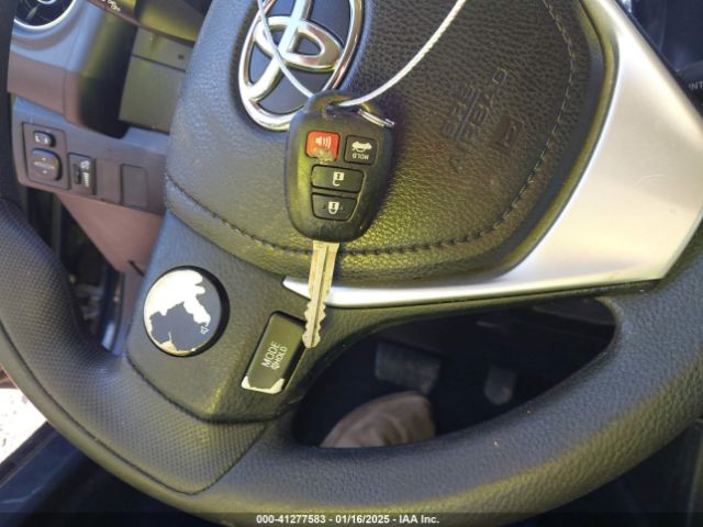 5YFBURHE4HP727421 Toyota COROLLA LE