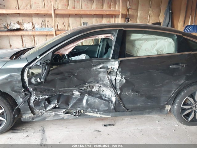 1G1ZE5ST8HF221313 Chevrolet MALIBU 1LT