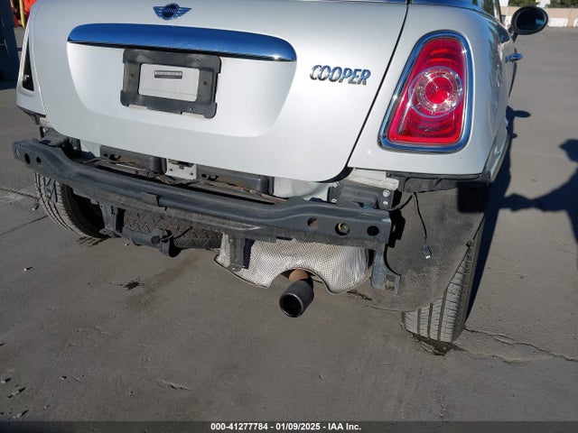 2011 MINI COOPER WMWSU3C55BT096177 Photo 5