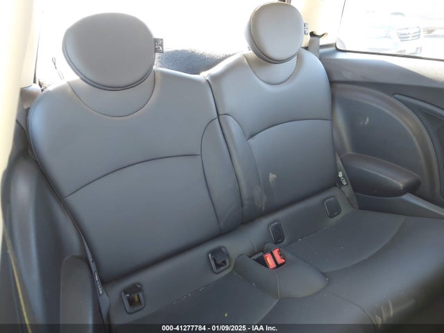 2011 MINI COOPER WMWSU3C55BT096177 Photo 7