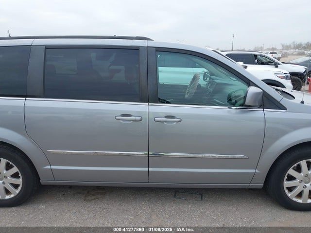 2C4RC1BG5FR560822 Chrysler Town & Country Touring