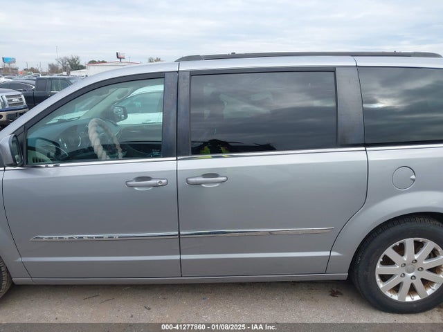 2C4RC1BG5FR560822 Chrysler Town & Country Touring