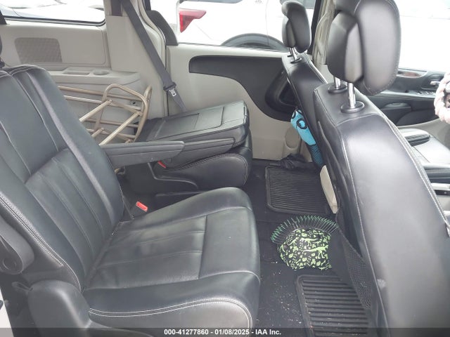 2C4RC1BG5FR560822 Chrysler Town & Country Touring