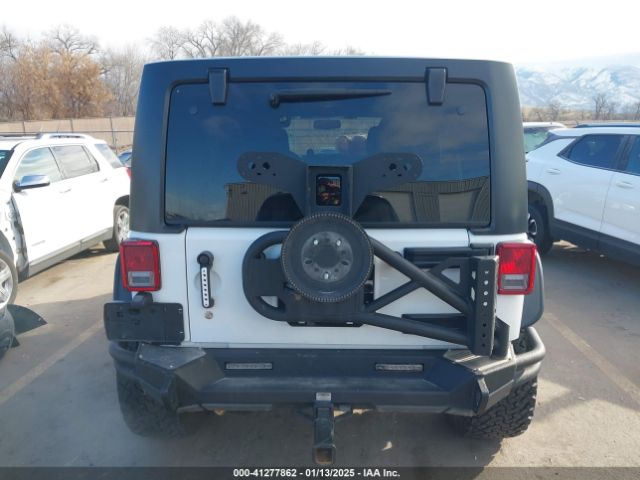 1C4BJWDG1HL578294 Jeep Wrangler Unlimited Sport 4x4