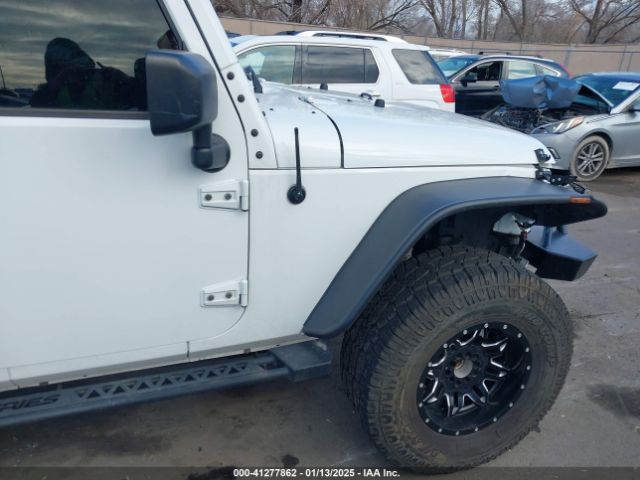 1C4BJWDG1HL578294 Jeep Wrangler Unlimited Sport 4x4