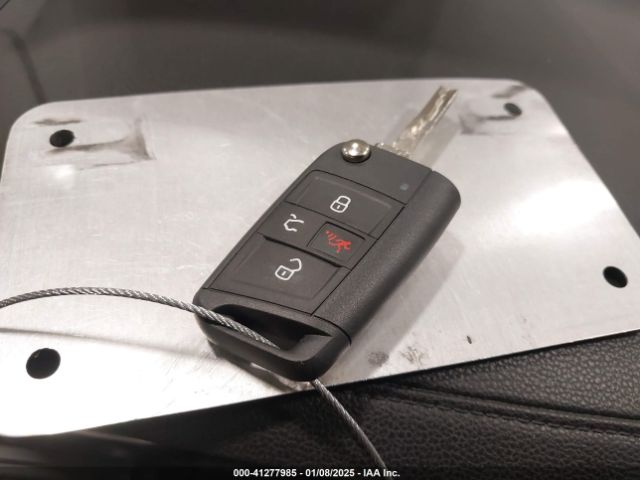 3VWCB7BU9LM002439 Volkswagen Jetta