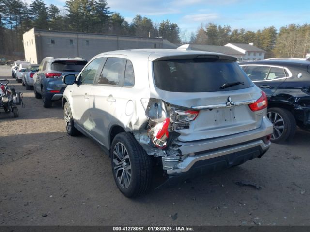 2018 MITSUBISHI OUTLANDER SPORT JA4AR3AU8JU006789 Photo 2