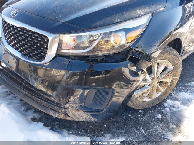 KIA SEDONA LX 2017 KNDMB5C15H6254258 Image 17