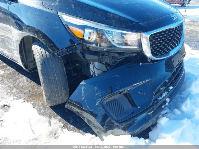 KIA SEDONA LX 2017 KNDMB5C15H6254258 Image 18